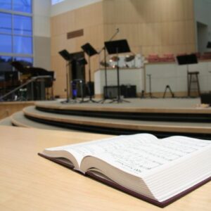 A importância da música na igreja: como ela pode impactar sua vida