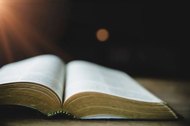 Esboços para pregar em Culto de Domingo