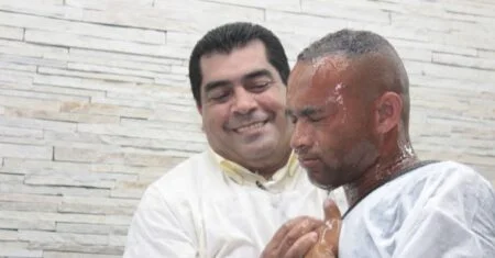 Tudo o que você precisa saber sobre o Batismo nas águas