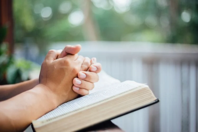Salmos para começar o dia com fé e esperança