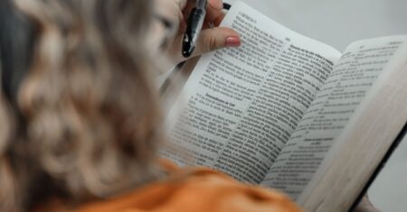 Como escolher a melhor tradução da Bíblia para você