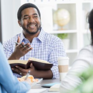 Como estudar a Bíblia em profundidade: 10 estratégias e técnicas