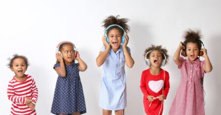 As 5 melhores músicas gospel infantil para as crianças louvarem