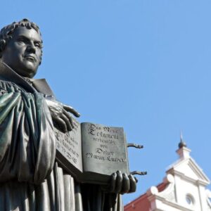 30 frases curtas de Martinho Lutero que inspiram fé