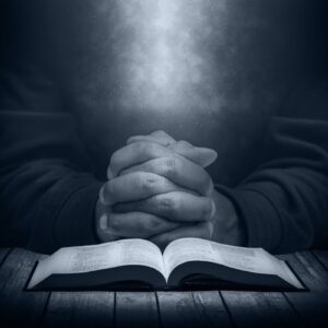 10 Versículos Bíblicos Inspiradores sobre Orar de Madrugada
